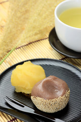 Japanese sweet and green tea