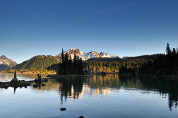 Fototapeta na wymiar Garibaldi Lake