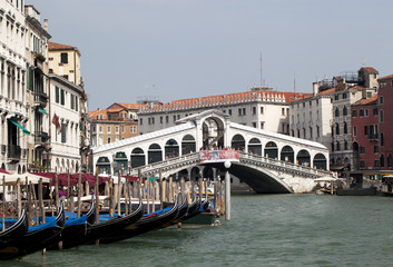 Fototapeta na wymiar Ponte di Rialto, Venezia Italia