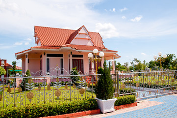 House red roof garden