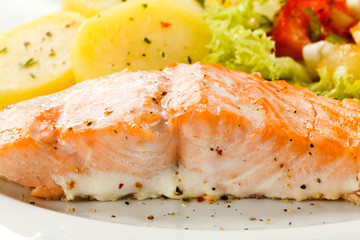 Roasted salmon and vegetables