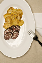 Blutwurst mit Bratkartoffeln