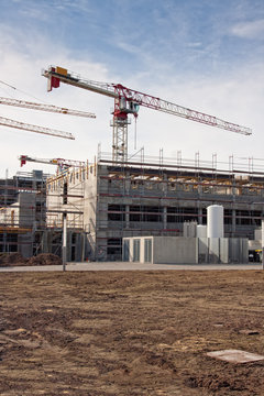 Baustelle mit Kran