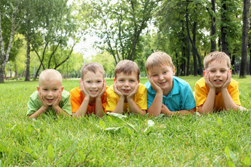 Fototapeta premium Group of children in the park