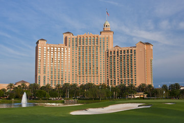 Obraz premium Hotel on Golf Course
