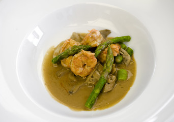 Gambas con esparragos