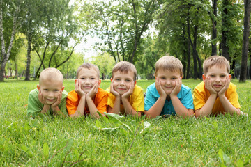 Fototapeta na wymiar Group of children in the park
