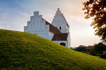 Mittelalterliche Kirche auf Mön, Dänemark