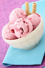 delicious berries ice cream