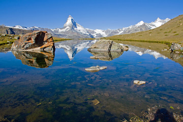 Matterhorn, Stelisee and two rocks