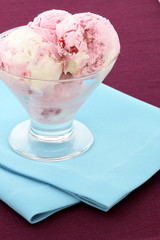 strawberry and vanilla ice cream
