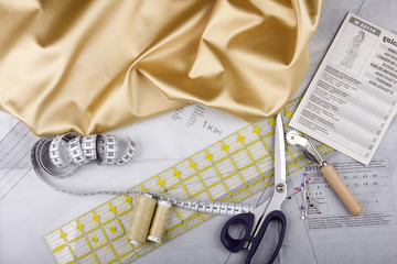 Stock Foto: Sewing kit with scissor and utensils