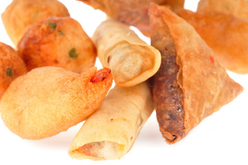 Nem, beignet de crevette, samoussa et acras