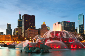 Fototapeta premium Buckingham Fountain in Grant Park, Chicago