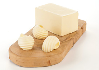 Burro su tagliere di legno