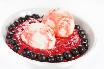 Ice cream with fresh berries