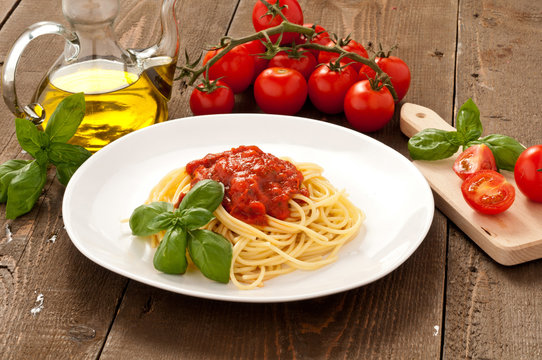 Spaghetti al pomodoro - ambientazione