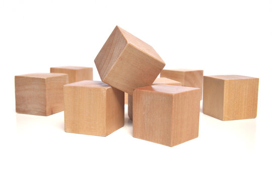Holzkl&ouml;tze naturfarben