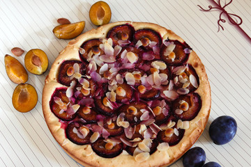 Plum pie and plums