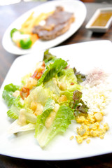 Mixed salad with egg