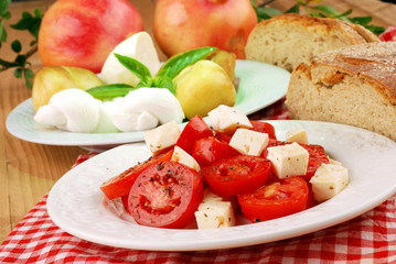POMODORO E FORMAGGIO