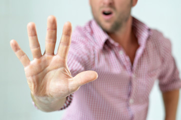 STOP !