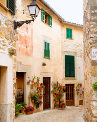 Panele Szklane Podświetlane  Średniowieczna, tradycyjna wioska Valldemosa na Majorce