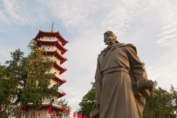 Naklejka premium Historical statue and pagoda
