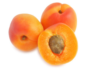 Albaricoques aislados.