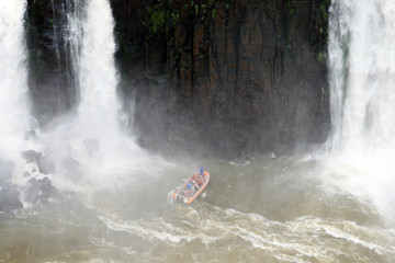 Naklejka premium Raftin in Foz de Iguacu