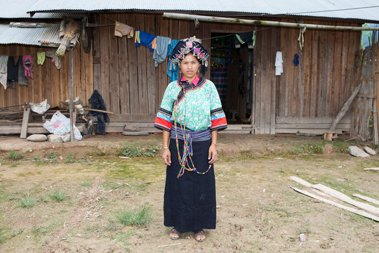 Frau von Laos in Tracht