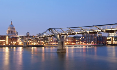 Fototapeta na wymiar London skyline