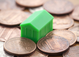 Miniature green house on US coins