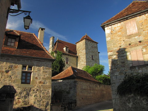 Fortifications de Curemonte ; Limousin ; Quercy ; P&eacute;rigord