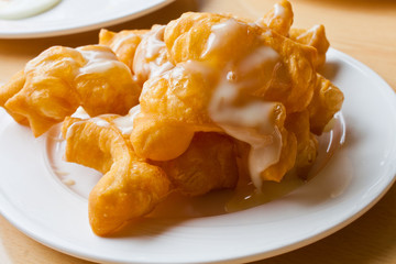 .Fried desserts Topped milk