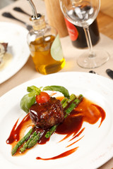 Fillet steak with asparagus