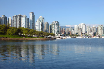 Fototapeta na wymiar Vancouver BC south waterfront skyline & sailboats.