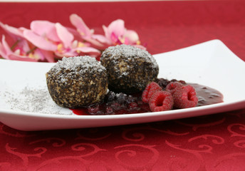 Quarkknödel mit Mohnfülle