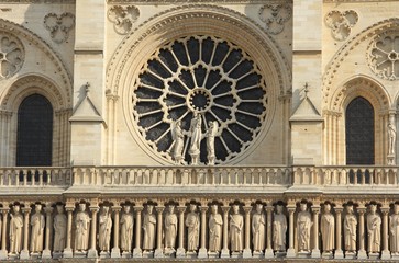 Zoom sur Notre Dame - Statues