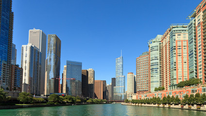 Fototapeta na wymiar Downtown Chicago River