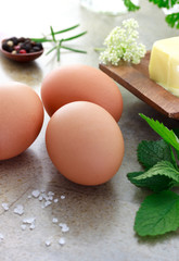 Eggs with herbs, peppercorn and butter