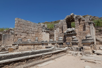 Fototapeta na wymiar Starożytne ruiny Perge Turcja