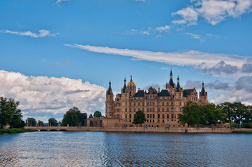 Fototapeta na wymiar Niemcy Zamek w Schwerinie