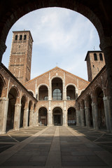 Fototapeta na wymiar Mediolan - San Ambrogio - Ambrosius kościół