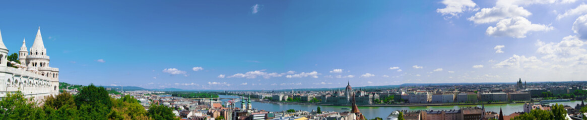 Fototapeta na wymiar Panoramiczny widok na Budapeszt