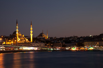 Fototapeta na wymiar noc w Stambule 2