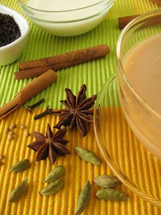 Masala Chai - Gewürztee aus schwarzem Tee, Milch und Gewürzen