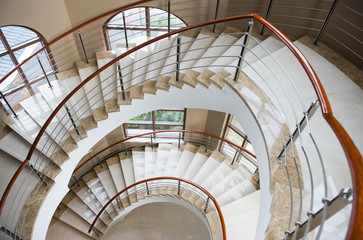 Fototapeta na wymiar schody spiralne