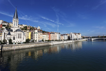 Fototapeta na wymiar Saone rzeki w mieście Lyon