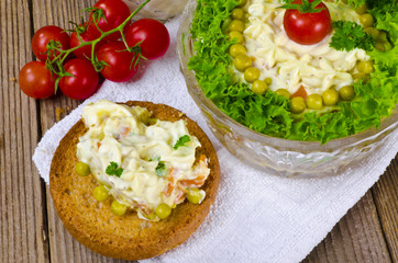 Polnische Gemüsesalate mit Mayonnaise